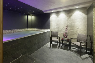 Residential accent and specialty lighting installation